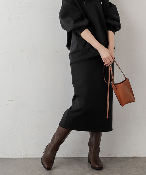 natural couture(ナチュラルクチュール)の「ダブルジップダンボールニットきれいめスカート(スカート・レディース・ブラック/ベージュ/グレイッシュベージュ/カーキ/ブルー・FREE)」の7枚目の写真