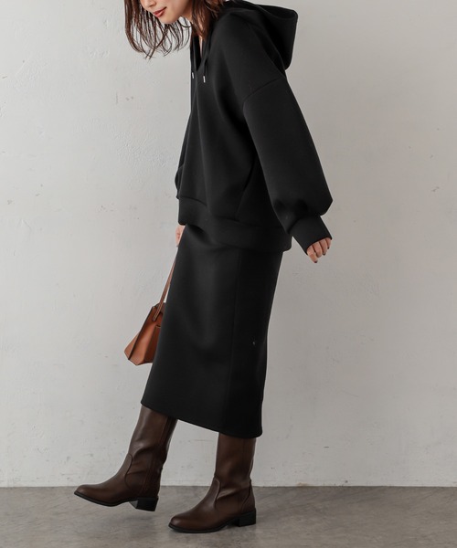 natural couture(ナチュラルクチュール)の「ダブルジップダンボールニットきれいめスカート(スカート・レディース・ブラック/ベージュ/グレイッシュベージュ/カーキ/ブルー・FREE)」の8枚目の写真