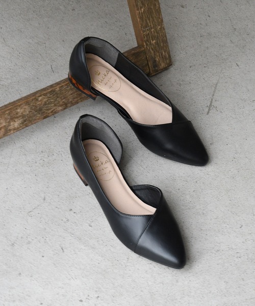 NOFALL（ノーフォール）の「ポインテッドトゥサイドオープンゴールドプレートヒール（パンプス・レディース・ブラック/アイボリー/ブラック系その他/グレー系その他2/ベージュ系その他2/ブルー系その他2・LL/3L/SS/S/M/L）」の3枚目の写真