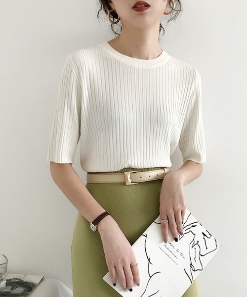 emi+（エミプラス）の「クルーネック 5分袖サマーリブニットトップス（Tシャツ/カットソー・レディース・ブラック/ホワイト/ライトグリーン/イエロー/ブルー/ライトピンク/グレー/グリーン/モカ・FREE）」の2枚目の写真