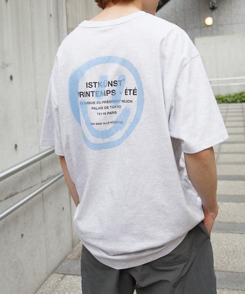 ISTKUNST（イストクンスト）の「ISTKUNST／LOGO&SMILEY TEE 2940864（Tシャツ/カットソー・レディース・ホワイト/ダークラベンダー/ライトイエロー/オレンジ/ブラック/ライトグレー/ライトブルー/ネイビー/ライトグリーン/パープル/ピンク・SMALL/MEDIUM/LARGE）」の4枚目の写真