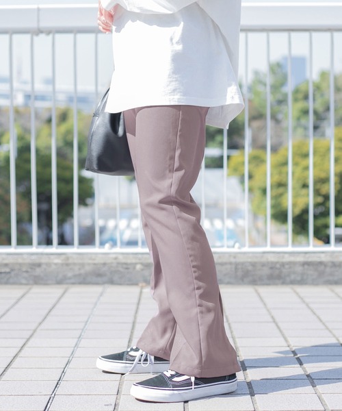 PairPair（ペアペア）の「ソフトフレアカラーパンツ(レディース/リンクアイテム）（スラックス・レディース・グレイッシュブルー/オフホワイト/ブラック/オレンジ/ダークパープル・MEDIUM/SMALL）」の22枚目の写真