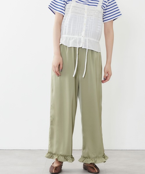 POU DOU DOU(プードゥドゥ)の「サテン裾フリルイージーパンツ(その他パンツ・レディース・カーキ/オレンジ/ブルー・3)」の1枚目の写真