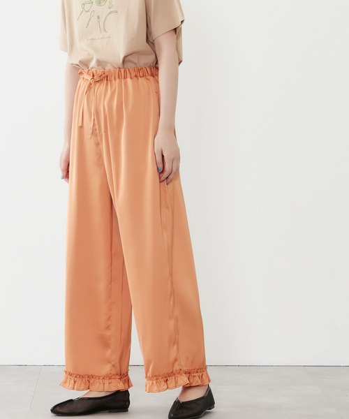 POU DOU DOU(プードゥドゥ)の「サテン裾フリルイージーパンツ(その他パンツ・レディース・カーキ/オレンジ/ブルー・3)」の3枚目の写真