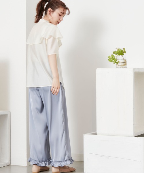 POU DOU DOU(プードゥドゥ)の「サテン裾フリルイージーパンツ(その他パンツ・レディース・カーキ/オレンジ/ブルー・3)」の2枚目の写真