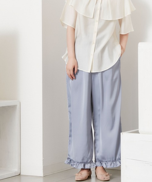 POU DOU DOU(プードゥドゥ)の「サテン裾フリルイージーパンツ(その他パンツ・レディース・カーキ/オレンジ/ブルー・3)」の4枚目の写真