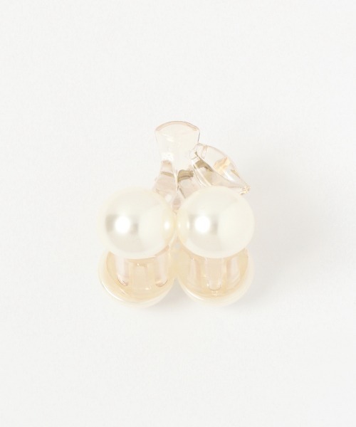Me%（ミィパーセント）の「パールチェリーチビクリップ（バレッタ/ヘアクリップ・レディース・ホワイト・FREE）」の4枚目の写真