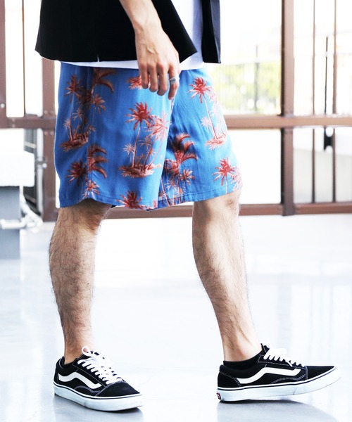 8(eight)(エイト)の「アロハショーツ(その他パンツ・メンズ・ホワイト/ブルー/ネイビー/ブラック/その他/マルチ/ネイビー系/ネイビー系1/ライトイエロー/ブラック系その他・MEDIUM/LARGE/X-LARGE)」の1枚目の写真