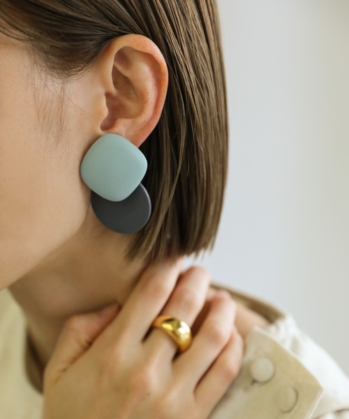 select MOCA（セレクトモカ）の「2021 SS ニュアンスバイカラーイヤリング（イヤリング・レディース・イエロー/ブルー/ライトベージュ・FREE）」の7枚目の写真