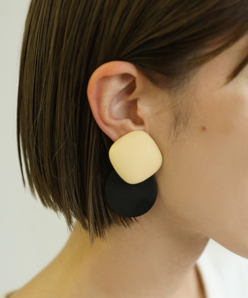 select MOCA（セレクトモカ）の「2021 SS ニュアンスバイカラーイヤリング（イヤリング・レディース・イエロー/ブルー/ライトベージュ・FREE）」の9枚目の写真