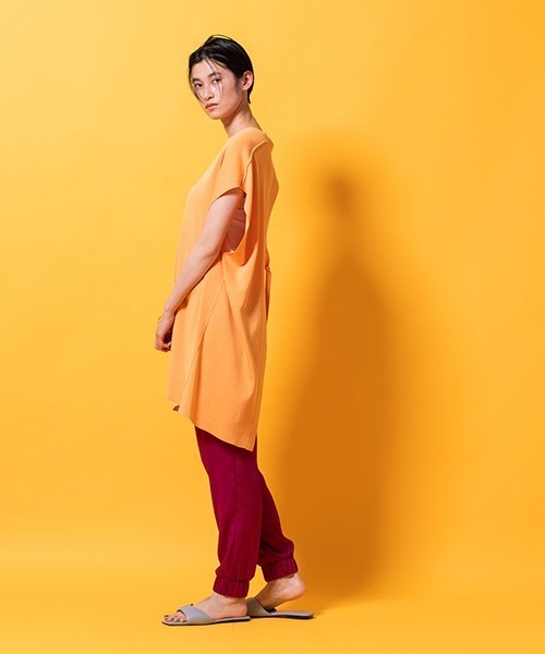 lautreamont BLEUBLANC(ロートレアモンブルーブラン)の「バックスリットニットプルオーバー(ニット/セーター・レディース・ベージュ/オレンジ・9号)」の20枚目の写真