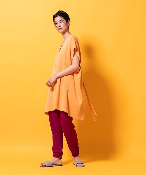 lautreamont BLEUBLANC(ロートレアモンブルーブラン)の「バックスリットニットプルオーバー(ニット/セーター・レディース・ベージュ/オレンジ・9号)」の21枚目の写真