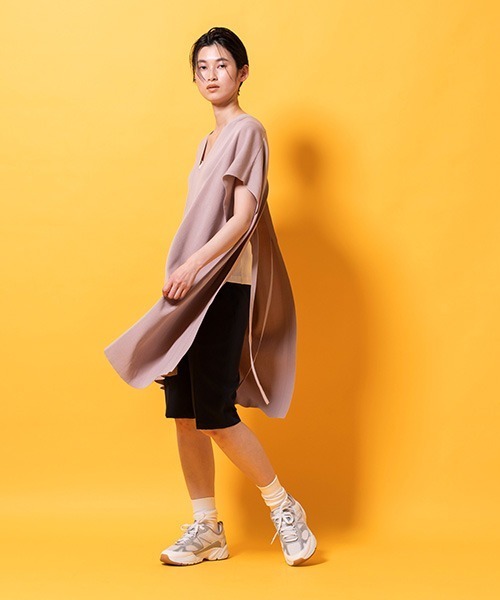 lautreamont BLEUBLANC(ロートレアモンブルーブラン)の「バックスリットニットプルオーバー(ニット/セーター・レディース・ベージュ/オレンジ・9号)」の11枚目の写真