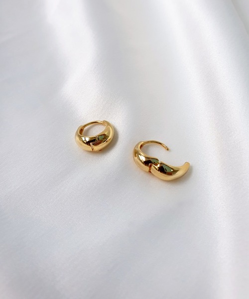 CEMONEMO（セモネモ）の「【金属アレルギー対応】 ぷっくり フープピアス M / silver925（ピアス（両耳用）・レディース・その他1/その他2/その他3・FREE）」の8枚目の写真