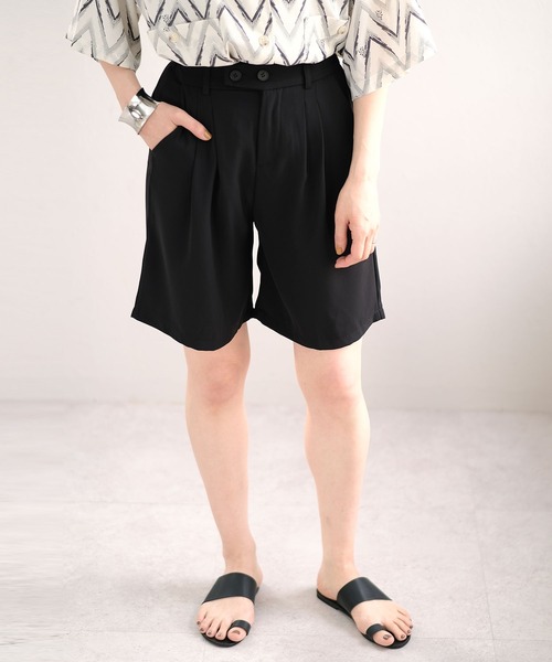 ANDJ(アンドジェイ)の「【ANDJ MADE】PEツイルダブルタックハーフパンツ(その他パンツ・レディース・ブラック/グレー・M/L)」の4枚目の写真