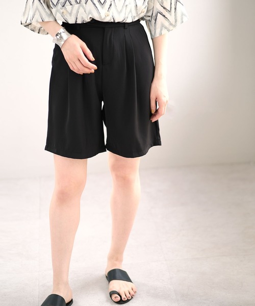 ANDJ(アンドジェイ)の「【ANDJ MADE】PEツイルダブルタックハーフパンツ(その他パンツ・レディース・ブラック/グレー・M/L)」の9枚目の写真
