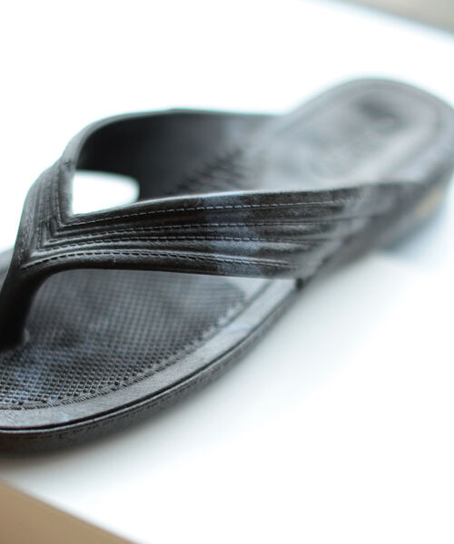 B:MING by BEAMS（ビーミングバイビームス）の「Pearl × B:MING by BEAMS / 別注 GYOSAN マーブル ＜MENS＞（サンダル・メンズ・ブラック/グリーン系その他5・27cm(LL)/28cm(3L)/26cm(L)）」の3枚目の写真