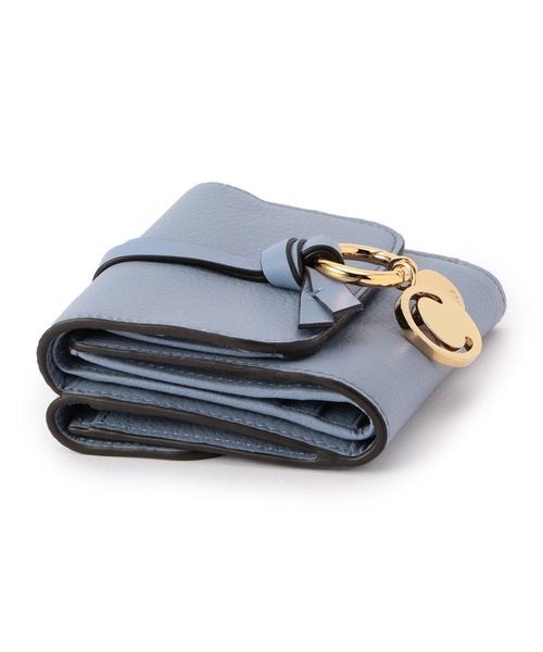 ESTNATION（エストネーション）の「CHLOE / "ALPHABET" コンパクトウォレット（財布・レディース・ライトグレー/ライトブルー・FREE）」の4枚目の写真