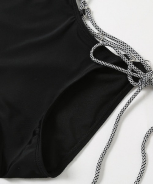 Jasmine Grandiflorum（ジャスミングランディフローラム）の「サイド開きウエスト紐ビキニ（水着・レディース・ブラック・SMALL/MEDIUM/LARGE）」の9枚目の写真