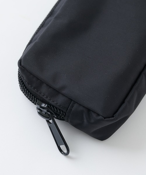 Omekashi（オメカシ）の「NYLONY カラビナポーチM（ポーチ・レディース・ブラック/ピンク・ONE SIZE）」の9枚目の写真