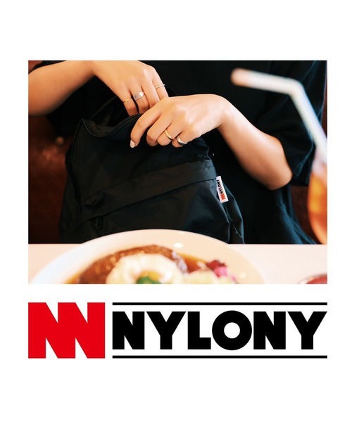 Omekashi（オメカシ）の「NYLONY カラビナポーチM（ポーチ・レディース・ブラック/ピンク・ONE SIZE）」の5枚目の写真