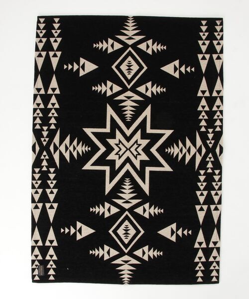 PENDLETON(ペンドルトン)の「【 PENDOLETON / ペンドルトン 】 キッチンマット L BRAVE STAR ブレイブ スター MC003 AAF(ラグ/マット・メンズ・ブラック/ライトブラウン・FREE)」の1枚目の写真