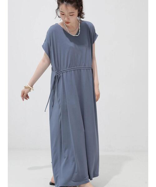 AMERICAN HOLIC(アメリカンホリック)の「ドロストギャザーVネックカットワンピース(ワンピース・レディース・チャコールグレー/ブルー/グレイッシュベージュ・M/L)」の21枚目の写真