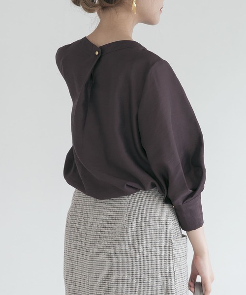 URBAN RESEARCH ROSSO(アーバンリサーチロッソ)の「ボリュームスリーブバック釦ブラウス(シャツ/ブラウス・レディース・パープル系その他/ベージュ/ブラウン系その他・FREE)」の19枚目の写真