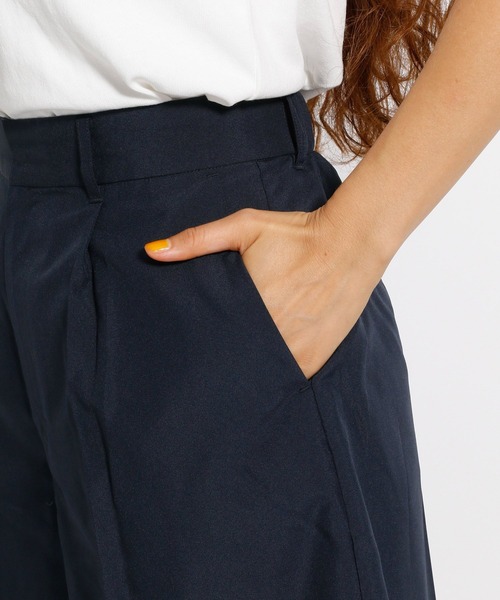 niko and...（ニコアンド）の「センタープレスショートパンツ（その他パンツ・レディース・ネイビー/ベージュ・MEDIUM/LARGE）」の7枚目の写真