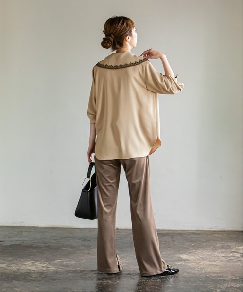 Noble（ノーブル）の「レーストリミングビッグカラーブラウス