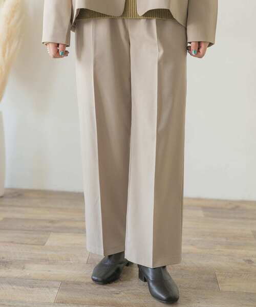 ITEMS URBANRESEARCH（アイテムズ アーバンリサーチ）の「ストレートタックパンツ（その他パンツ・レディース・ネイビー/グレー系その他/ブラウン・FREE）」の2枚目の写真