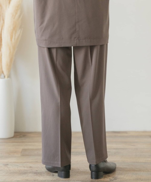 ITEMS URBANRESEARCH（アイテムズ アーバンリサーチ）の「ストレートタックパンツ（その他パンツ・レディース・ネイビー/グレー系その他/ブラウン・FREE）」の4枚目の写真