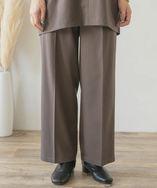 ITEMS URBANRESEARCH（アイテムズ アーバンリサーチ）の「ストレートタックパンツ（その他パンツ・レディース・ネイビー/グレー系その他/ブラウン・FREE）」の21枚目の写真