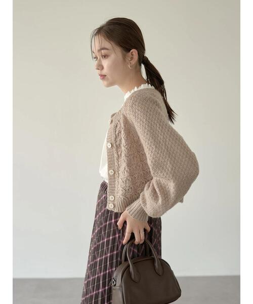 earth music&ecology（アースミュージックアンドエコロジー）の「ふんわりクルーネックニットカーディガン ＊（カーディガン/ボレロ・レディース・ホワイト系その他2/グリーン/ブラウン・FREE）」の21枚目の写真