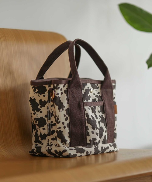 ALTROSE（アルトローズ）の「2WAYミニトート [ルーム]（トートバッグ・レディース・アイボリー/グレー/ゼブラ/ブラック/レオパード/カーキ/ホワイト×ブルー/アニマル/ホワイト×ブラック/ブラウン/グリーン/ベージュ×ブラック/ブラック×グレー/その他/ホワイト×カーキブラウン/ブラック×ホワイト・FREE）」の16枚目の写真