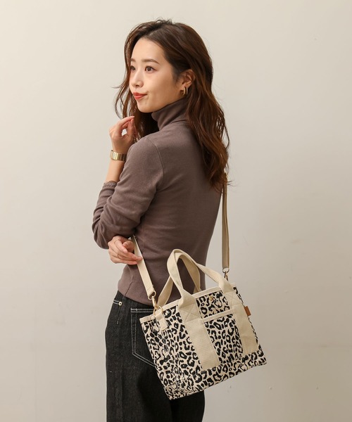 ALTROSE（アルトローズ）の「2WAYミニトート [ルーム]（トートバッグ・レディース・アイボリー/グレー/ゼブラ/ブラック/レオパード/カーキ/ホワイト×ブルー/アニマル/ホワイト×ブラック/ブラウン/グリーン/ベージュ×ブラック/ブラック×グレー/その他/ホワイト×カーキブラウン/ブラック×ホワイト・FREE）」の20枚目の写真