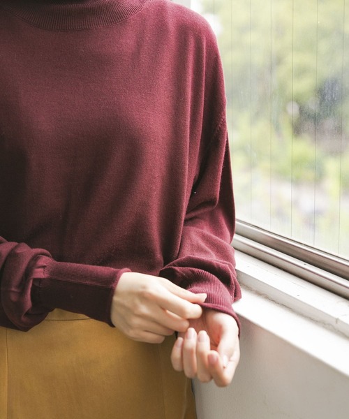 URBAN RESEARCH（アーバンリサーチ）の「カシミヤウールタートルニット（ニット/セーター・レディース・ブラック/パープル/オフホワイト/グリーン系その他・FREE）」の5枚目の写真