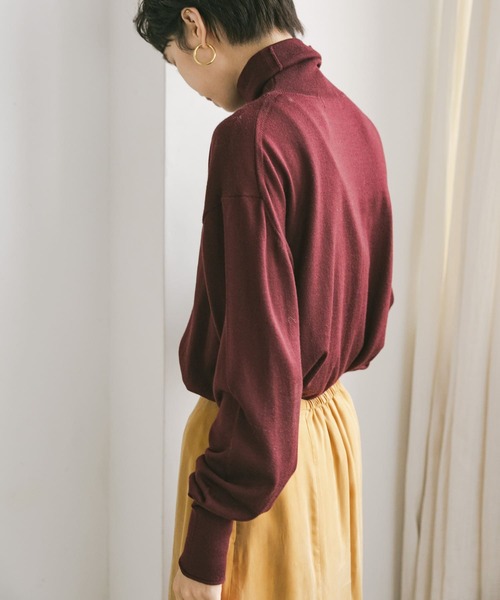 URBAN RESEARCH（アーバンリサーチ）の「カシミヤウールタートルニット（ニット/セーター・レディース・ブラック/パープル/オフホワイト/グリーン系その他・FREE）」の13枚目の写真