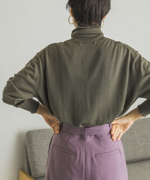 URBAN RESEARCH（アーバンリサーチ）の「カシミヤウールタートルニット（ニット/セーター・レディース・ブラック/パープル/オフホワイト/グリーン系その他・FREE）」の12枚目の写真