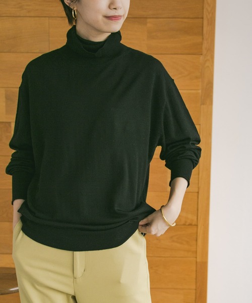 URBAN RESEARCH（アーバンリサーチ）の「カシミヤウールタートルニット（ニット/セーター・レディース・ブラック/パープル/オフホワイト/グリーン系その他・FREE）」の21枚目の写真