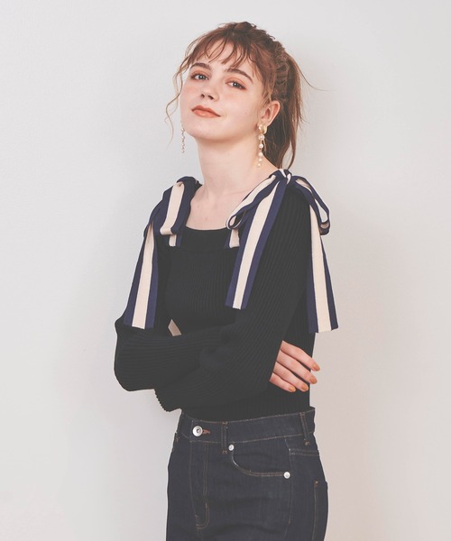 31 Sons de mode（トランテアン　ソン　ドゥ　モード）の「肩リボンニットプルオーバー（ニット/セーター・レディース・ブラック/グリーン/オフホワイト・36）」の7枚目の写真