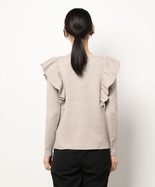 Te chichi（テチチ）の「ショルダーフリルニット（ニット/セーター・レディース・ブラック/ベージュ/グレー・ﾌﾘ-）」の5枚目の写真