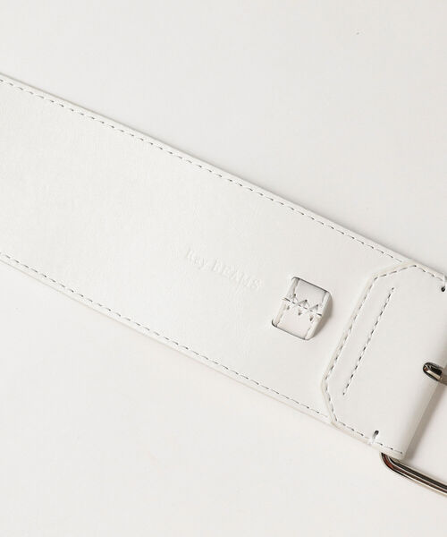 Ray BEAMS（レイビームス）の「Ray BEAMS / フェイクレザー アシメ ベルト（ベルト・レディース・ホワイト/ブラック・ONE SIZE）」の5枚目の写真