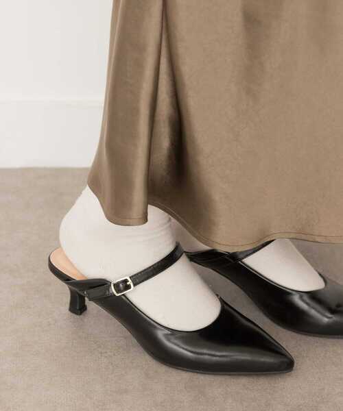 RODE SKO(ロデスコ)の「5.5センチポインテッドストラップミュール(パンプス・レディース・ブラック/ブラウン・38/36/37)」の7枚目の写真