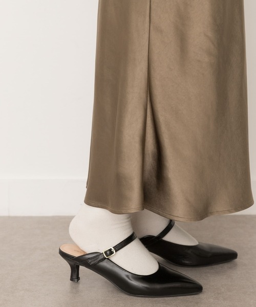 RODE SKO(ロデスコ)の「5.5センチポインテッドストラップミュール(パンプス・レディース・ブラック/ブラウン・38/36/37)」の8枚目の写真