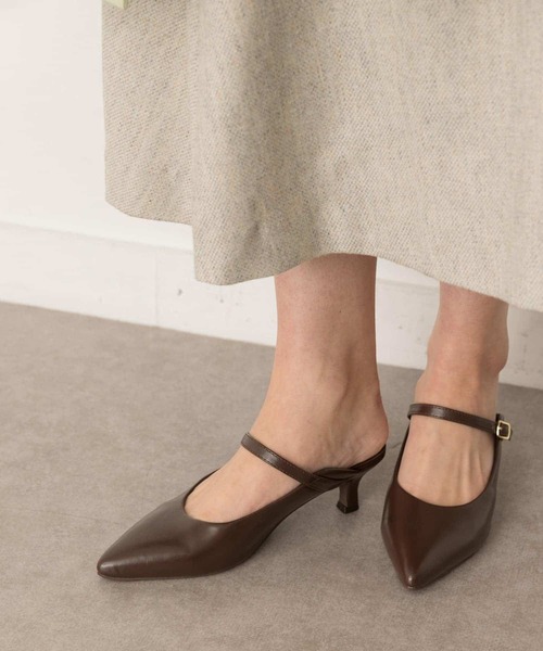 RODE SKO(ロデスコ)の「5.5センチポインテッドストラップミュール(パンプス・レディース・ブラック/ブラウン・38/36/37)」の21枚目の写真