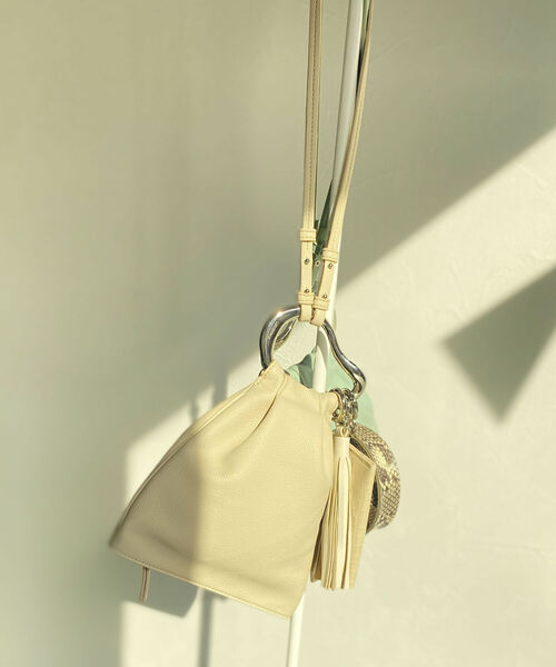 NOLLEY’S(ノーリーズ)の「NOLLEY'S×LE VERNIS 3POUCHショルダーバッグ(ショルダーバッグ・レディース・ブラック/ベージュ/ライトグリーン・FREE)」の5枚目の写真