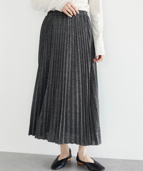 Green　Parks（グリーンパークス）の「ラメプリーツスカート＊＊（スカート・レディース・ブラック/ベージュ/イエロー・FREE）」の2枚目の写真