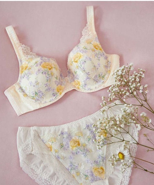 恋するブラ553 ブラジャー A B Cカップ Tr553 Whu ブラジャー Triumph トリンプ のファッション通販 Zozotown