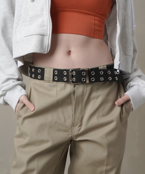 SPINNS(スピンズ)の「フェイクレザー2ホールハトメベルト(ベルト・レディース・ホワイト/ブラック/パープル/グレー/カモフラージュ/ベージュ/カーキ・ONESIZE)」の3枚目の写真